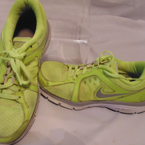 Women’s Nike Dual Fusion Run 3 Bright Yellow Running Walking 525752-700  size 9 - Picture 2 of 11